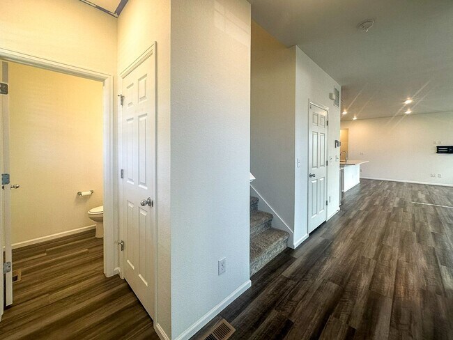 Foto del edificio - East Facing 3bd 2.5ba paired home in Senderos Creek!