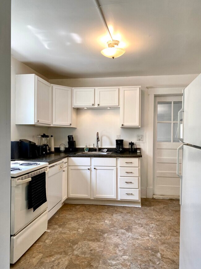 Cocina - 120 Lathrop St