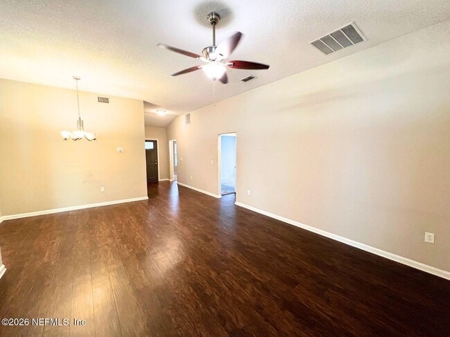 Foto del edificio - 1960 McGirts Point Blvd