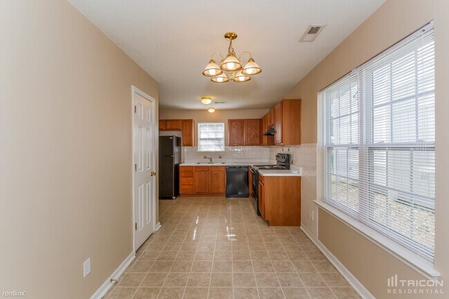 Building Photo - 7827 Bronze Pike Dr