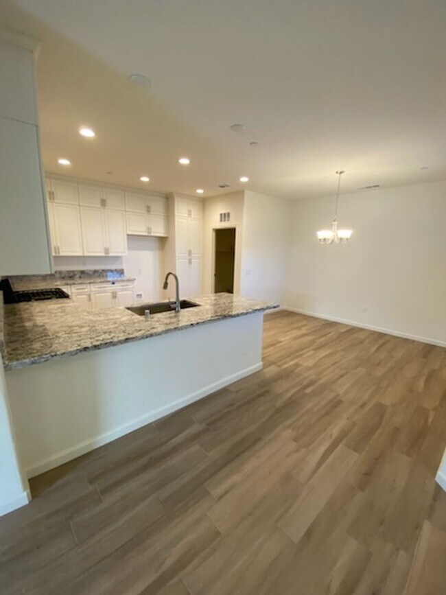 Foto del edificio - Beautiful Brand New Home in the gated Arbo...