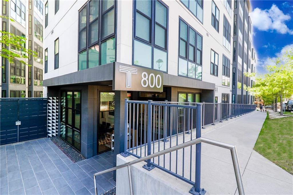 Foto principal - 800 Embassy Dr