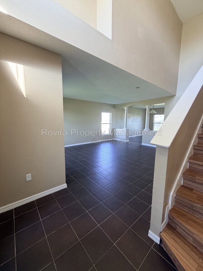 Building Photo - 2225 Rio Grande Canyon Loop