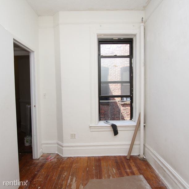 Foto del edificio - 3 br, 1 bath Apartment - 275 Halsey St Apt 4L
