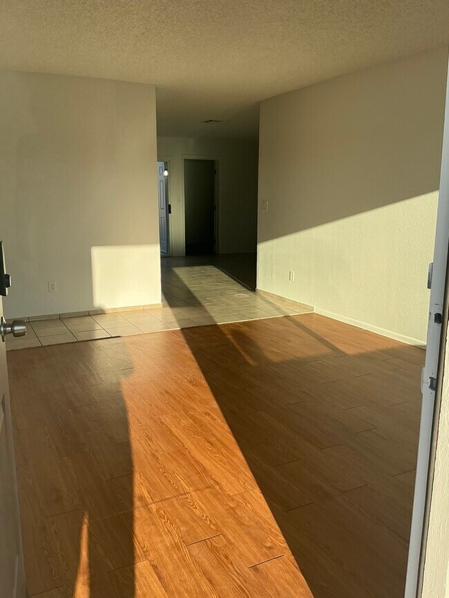 Foto del edificio - 513 N 69th Ave