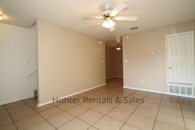 Building Photo - 2809 Leroy Cir