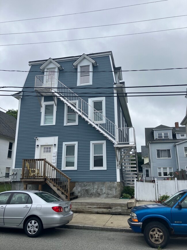 Building Photo - 76 Coral St
