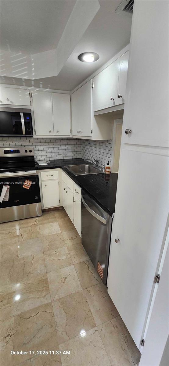 Foto del edificio - 443 NE 195th St