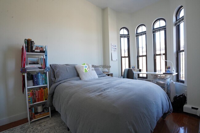 Foto del edificio - 525 Massachusetts Ave