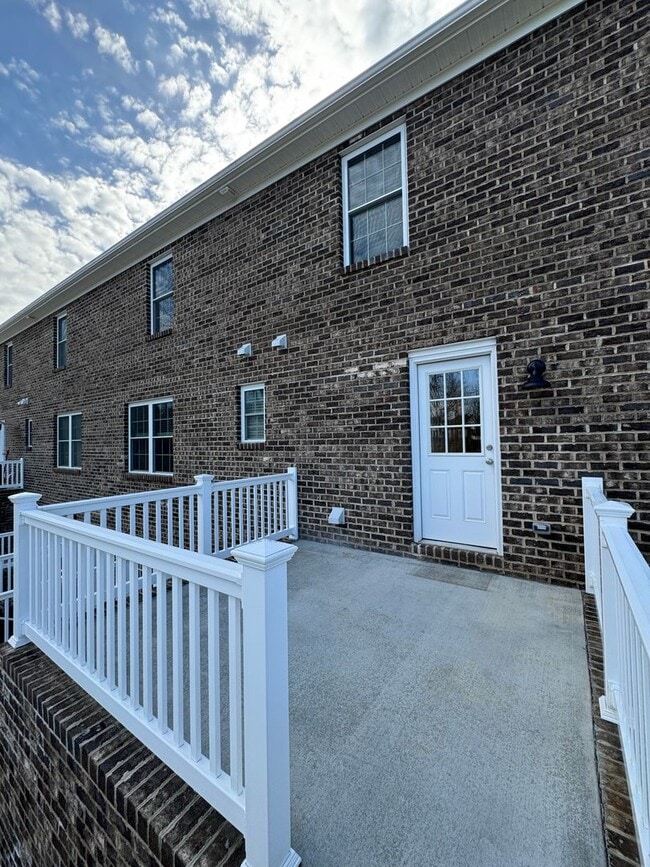 Building Photo - 3701 Port Republic Rd