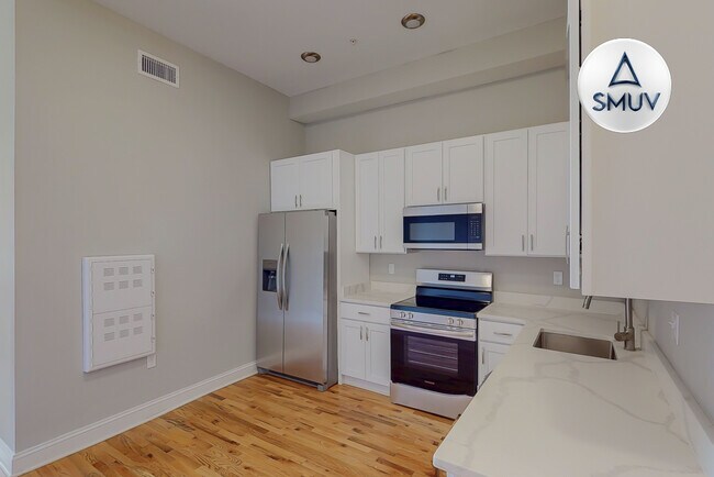 Foto del edificio - 100 West Lexington-404