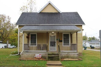 Building Photo - 1719 1/2-1719 1/2 W Adams St