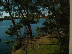 Building Photo - 10090 NW 80th Ct