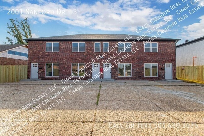 Building Photo - 2001 Sanford Dr