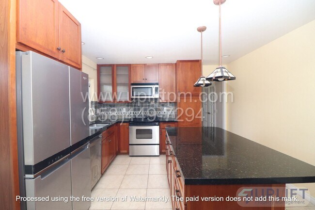 Foto del edificio - 4 bedroom, 3 bathroom w/ Beautiful Yard