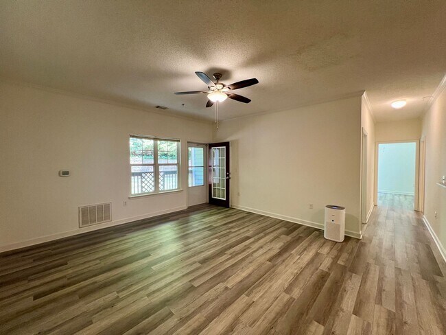 Building Photo - 3-Bed, 2-Bath Condo with Garage! One month...