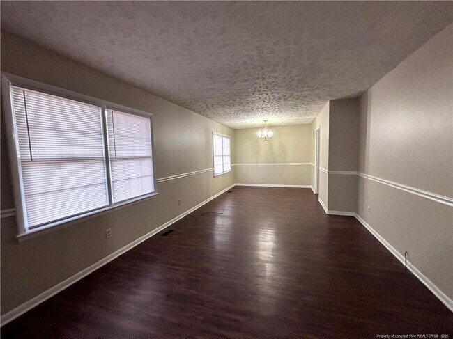 Foto del edificio - 1502 Diplomat Dr