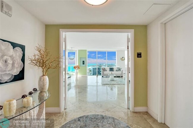 Building Photo - 101 S Fort Lauderdale Beach Blvd