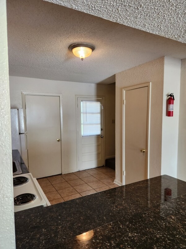 Foto del edificio - 721 Hinyub, Apartment D