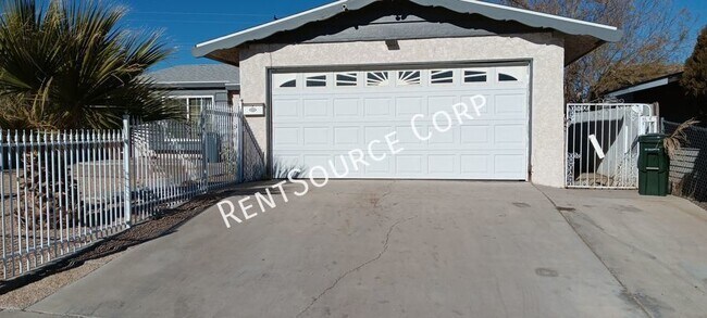Building Photo - 4 Bedroom Home for Rent in Barstow