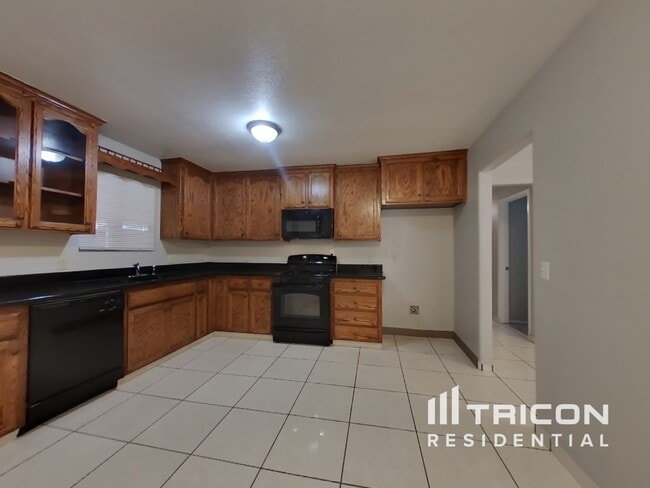 Building Photo - 421 Mount Hood Court Modesto CA
