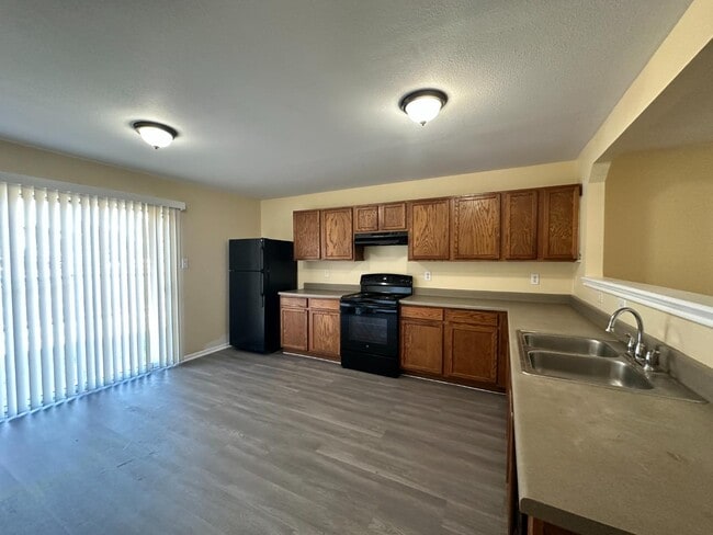 Building Photo - 12411 Avens Arbor