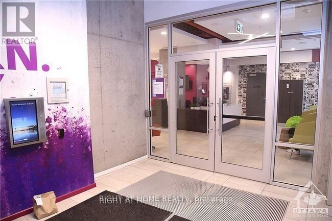 Photo du bâtiment - 105 Champagne Ave S