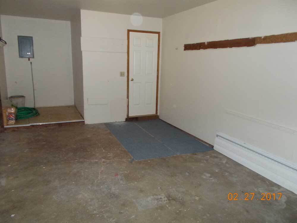 Garage - 12202 E 10th Ave