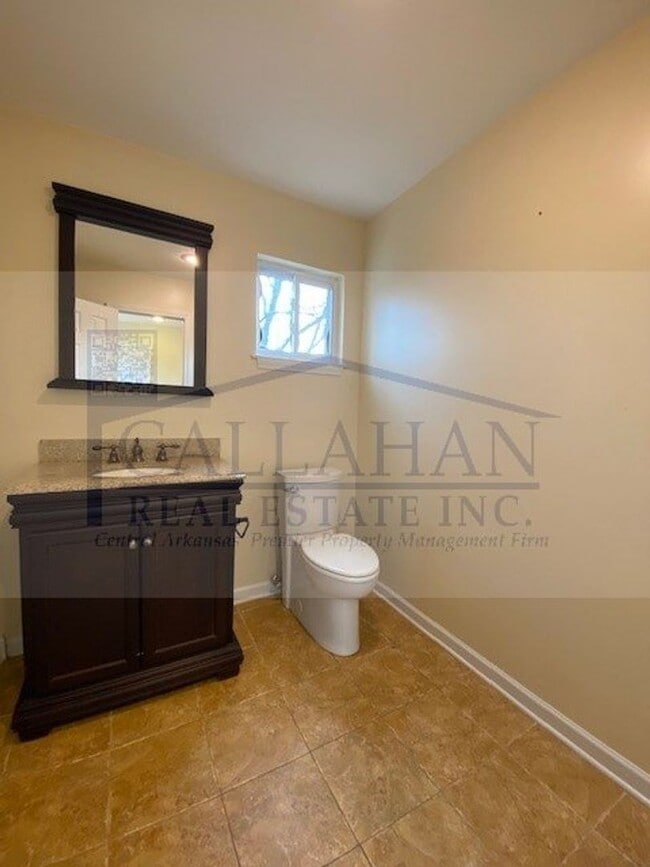Building Photo - NLR 3 Bedroom Home