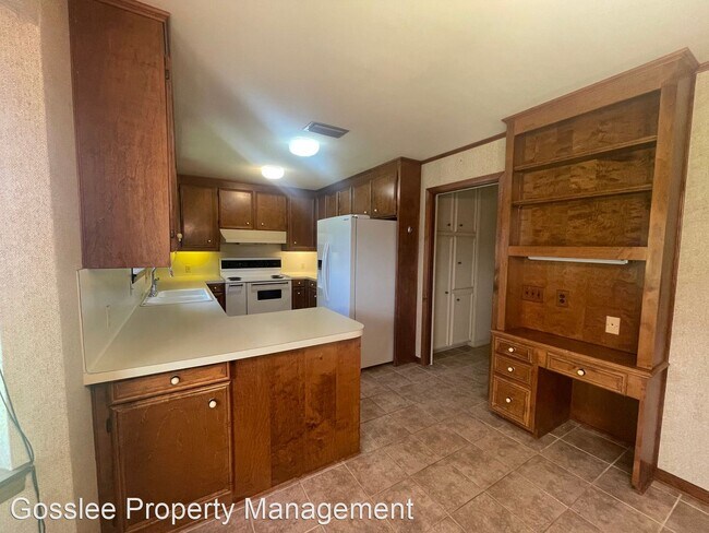 Building Photo - 3 br, 2 bath House - 608 Sophia Lane
