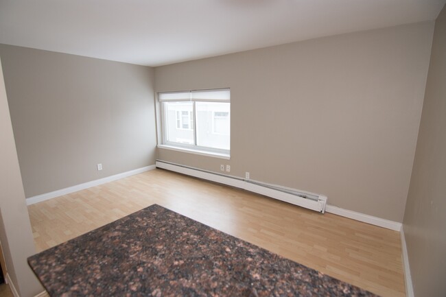 Building Photo - 2101 3rd Ave