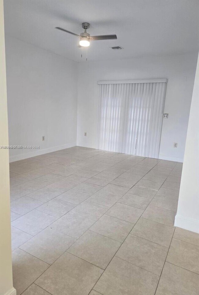 Foto del edificio - 9740 NW 5th Ave