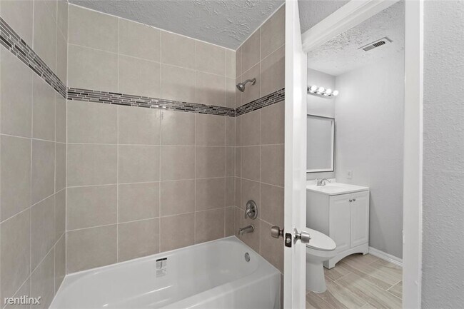 Building Photo - 3 br, 1.5 bath House - 4809 Dogwood Dr