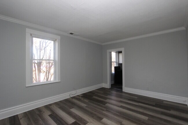 Building Photo - 416a W Virginia St