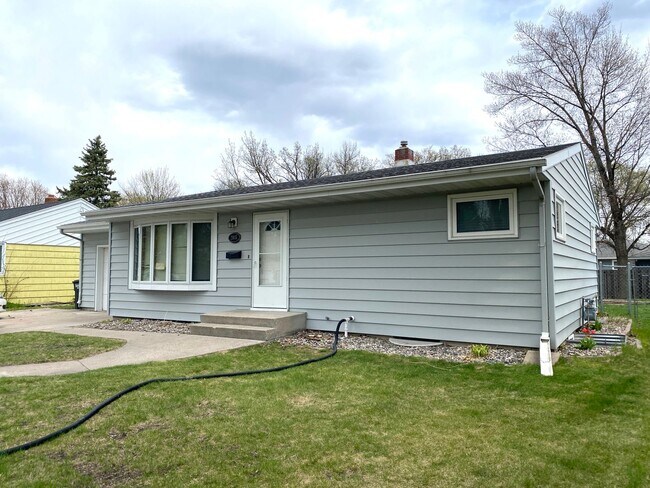 Foto del edificio - 3 Bedroom in North Fargo!!