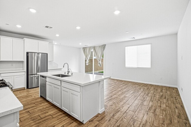 Building Photo - 9763 Mojave Mountain St