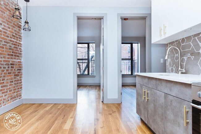 Building Photo - 461 Saratoga Ave