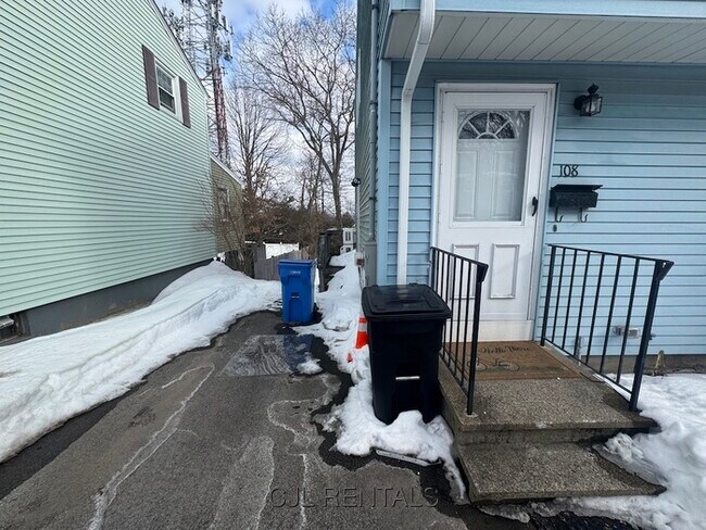 Building Photo - 108 Trimount Ave