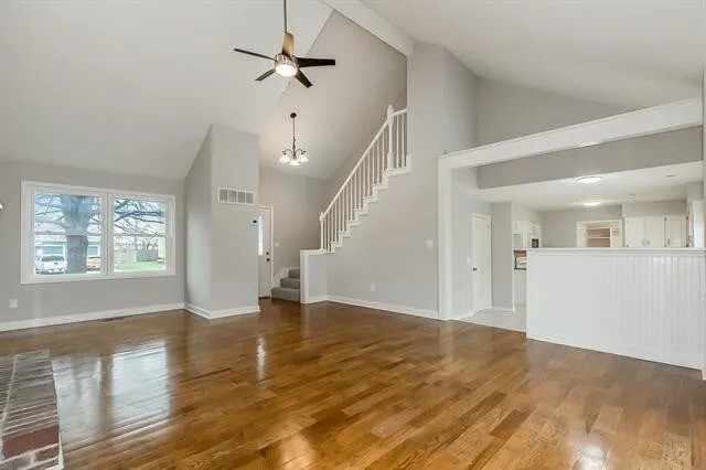 Foto del edificio - 1205 E Sleepy Hollow Dr