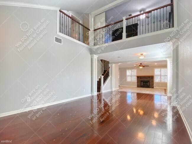 Building Photo - 3 br, 2.5 bath House - 1300 Strickland Dr