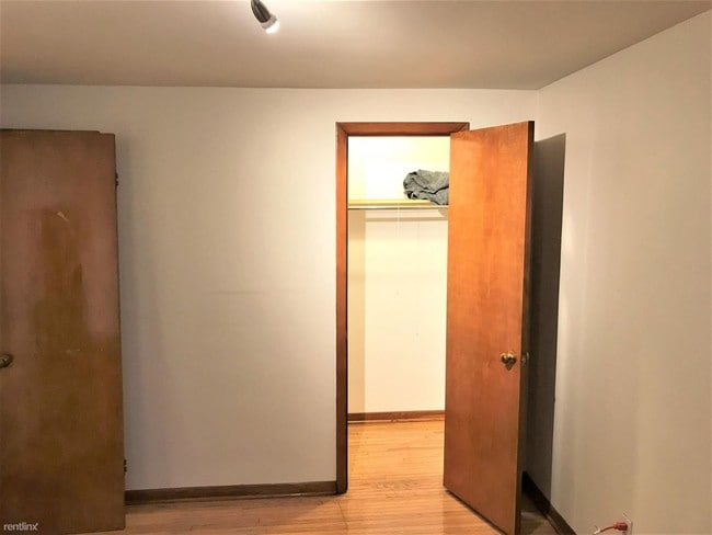 Building Photo - 1 br, 1 bath House - 1015 Eggert Road Unit 2