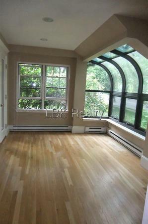 Foto del edificio - 68 Walnut Hill Rd