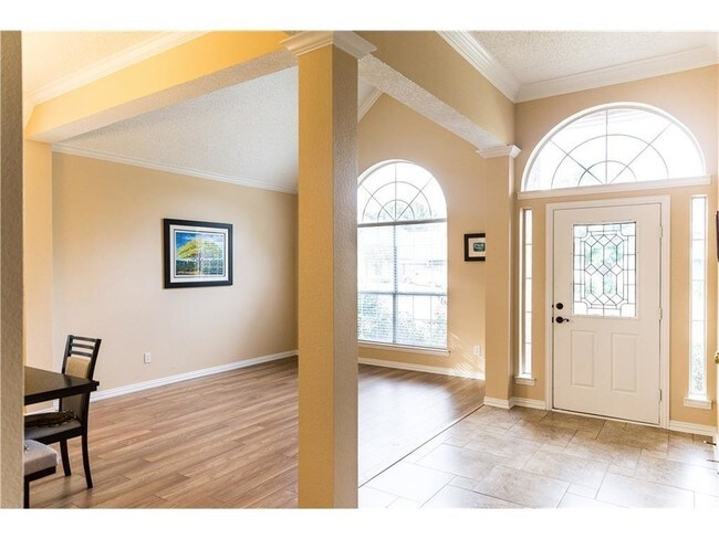 Building Photo - 1925 Strait Ln