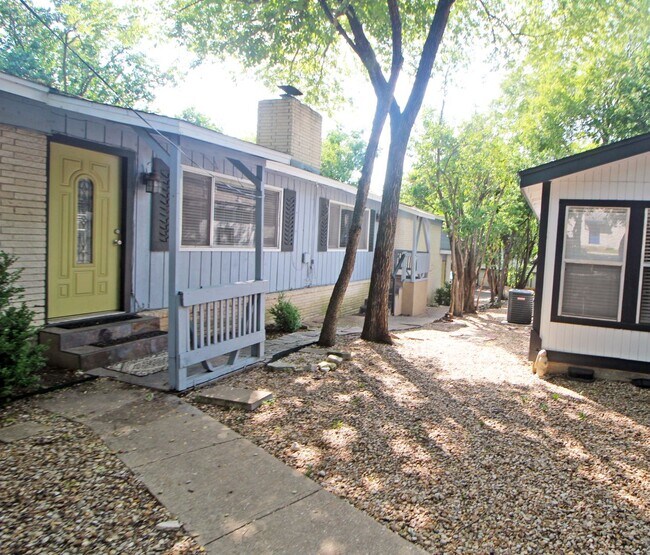 Foto del edificio - 3105 Whitis Ave