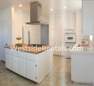 Building Photo - 2802 Ingleside Dr