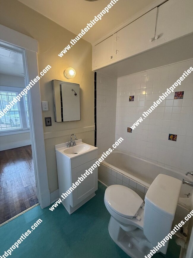 Building Photo - CNM/UNM Area