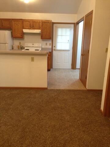 Building Photo - 2504 Carnation Dr