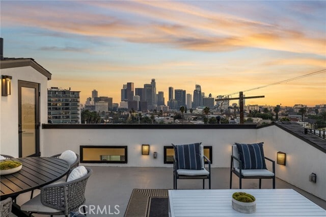 Foto del edificio - 953 Everett St