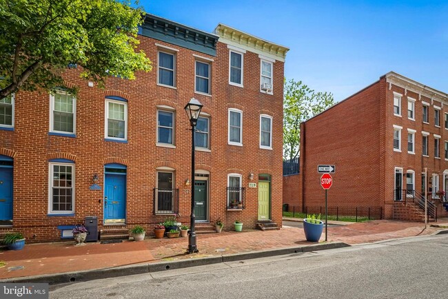 Building Photo - 747 McHenry St