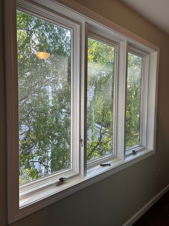 Building Photo - 212 S 3rd St